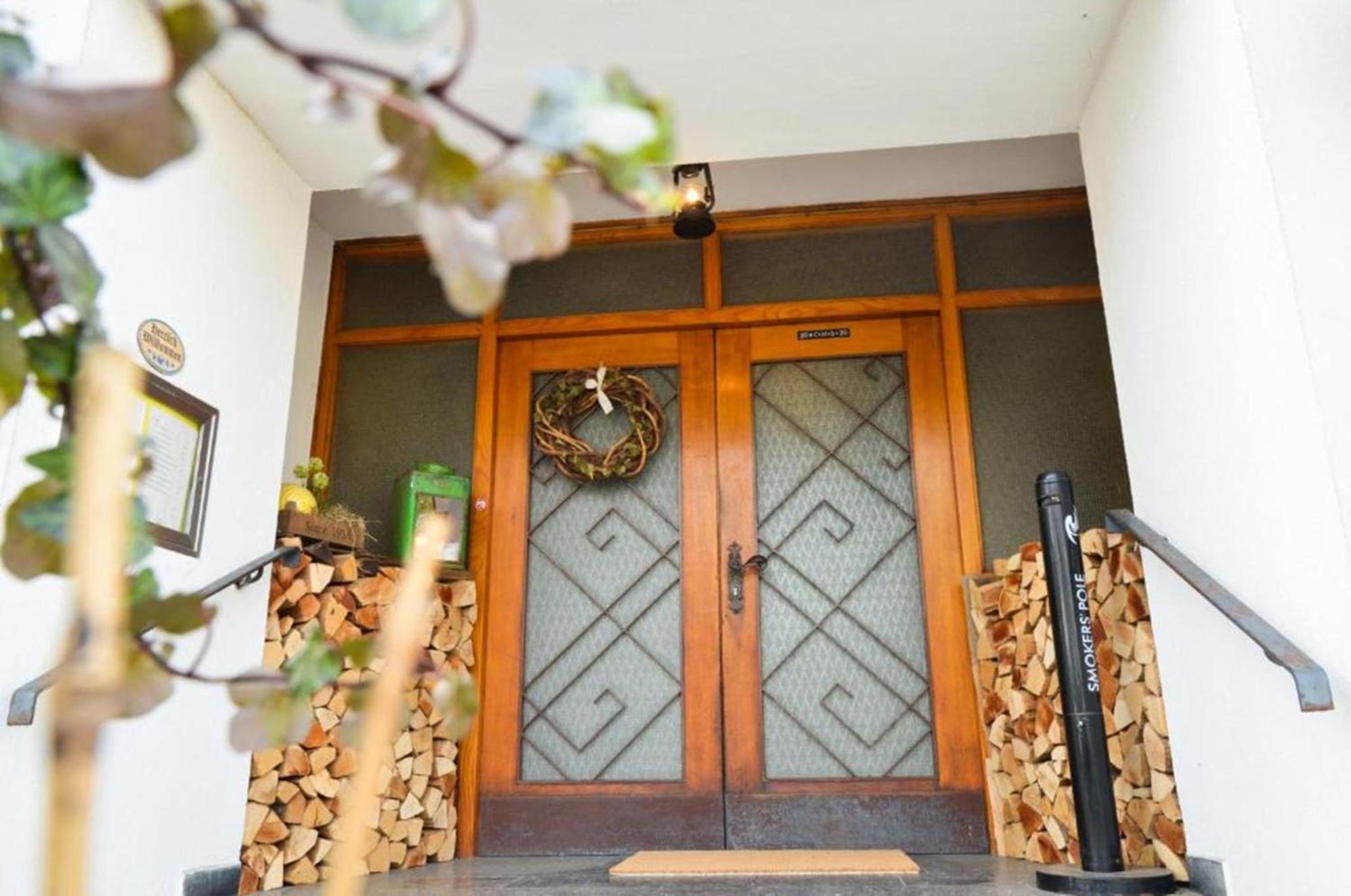 Gasthof Zum Ritter - A Cozy Historical Landmark อูล์ม ภายนอก รูปภาพ